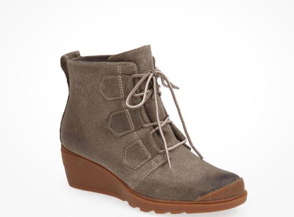 Sorel Toronto Lace up Waterproof Wedge booties womens size 8.5 taupe color fall